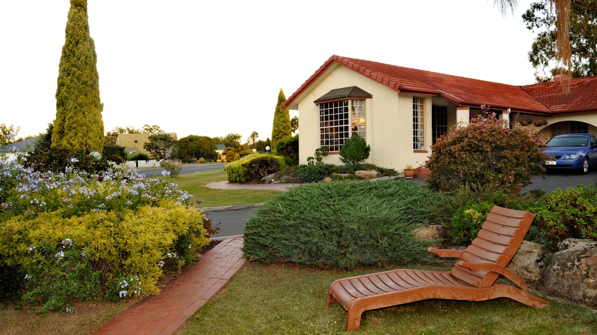 McNevins Warwick Motel and Gunyah Restaurant