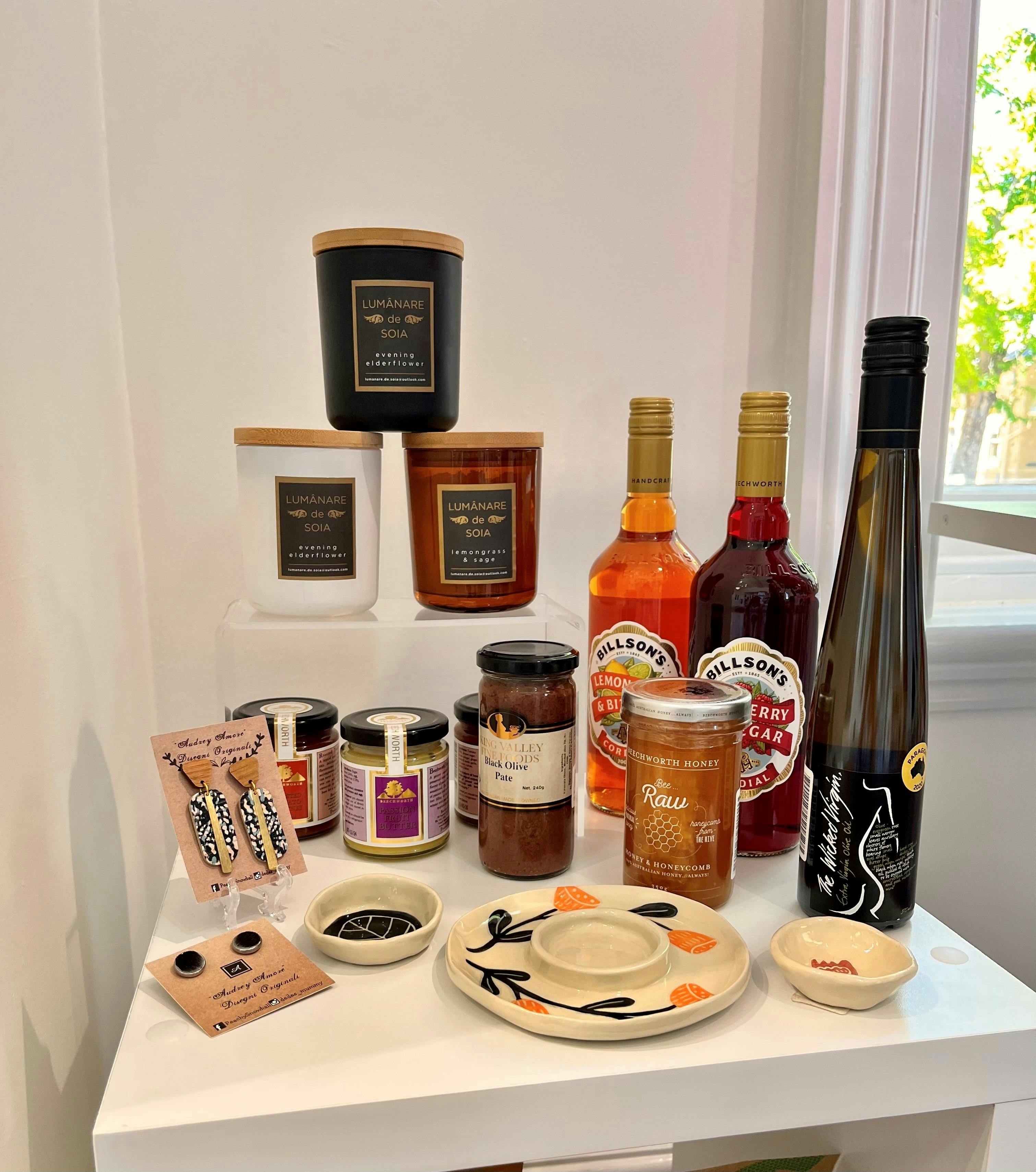 Local products, candles, jams and preserves, olive oil, ceramics and jewellery