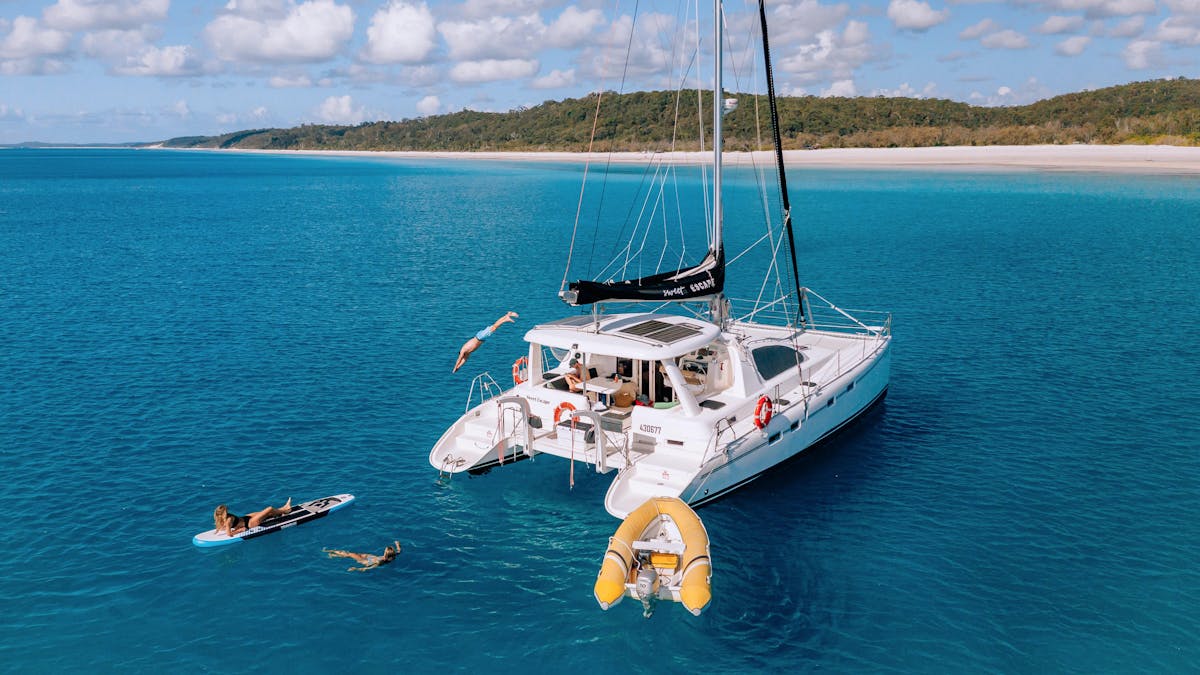 Yacht Charter Fraser Island