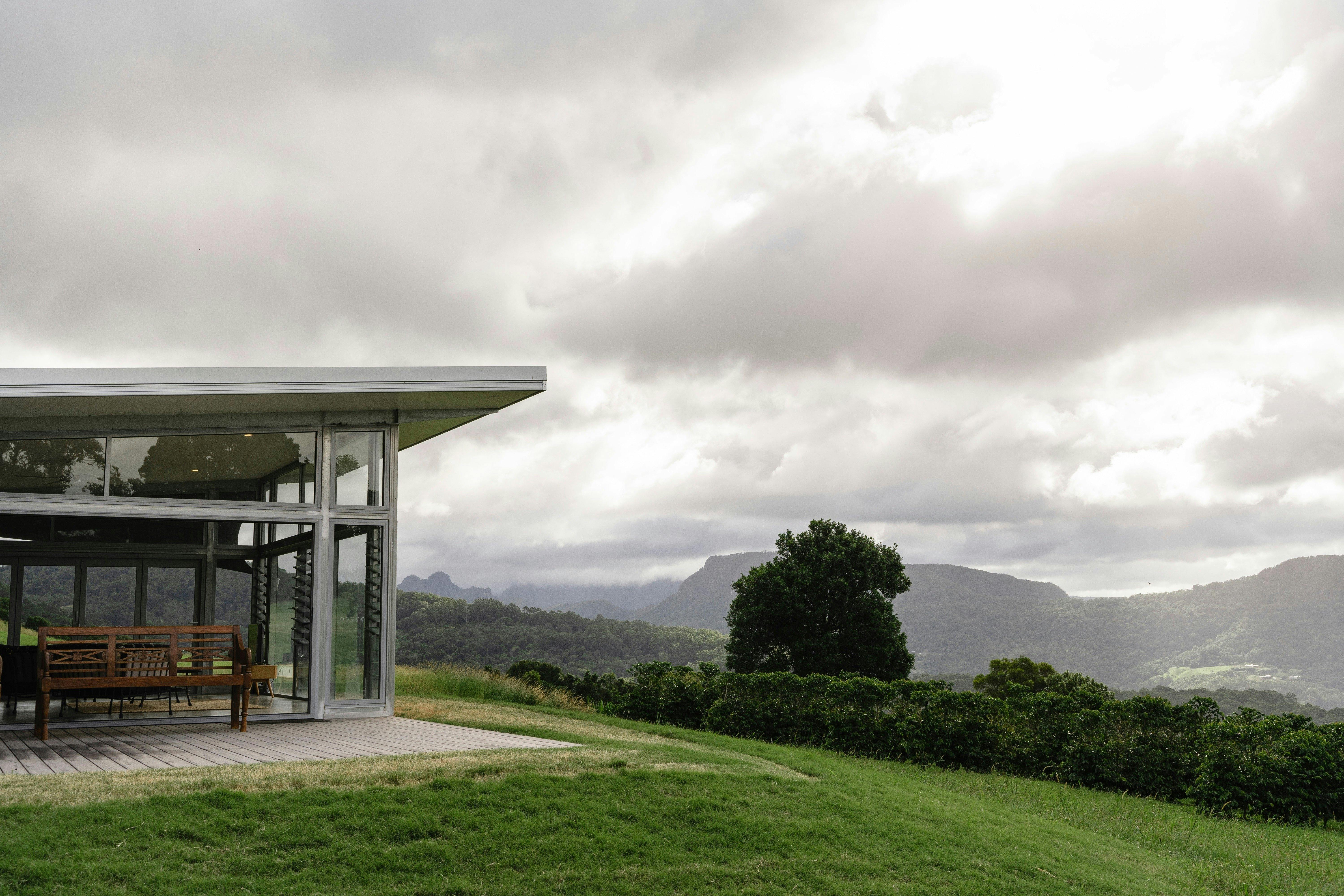 Looking to Lamington Plateau