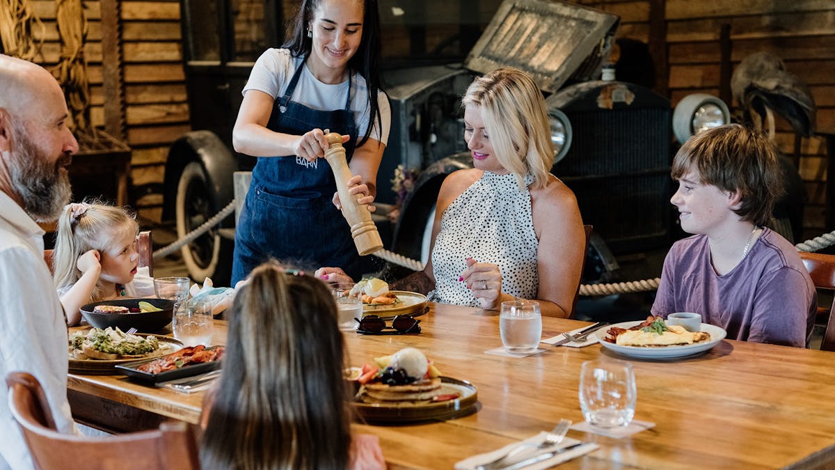 Family enjoys breakfast at Stanleys