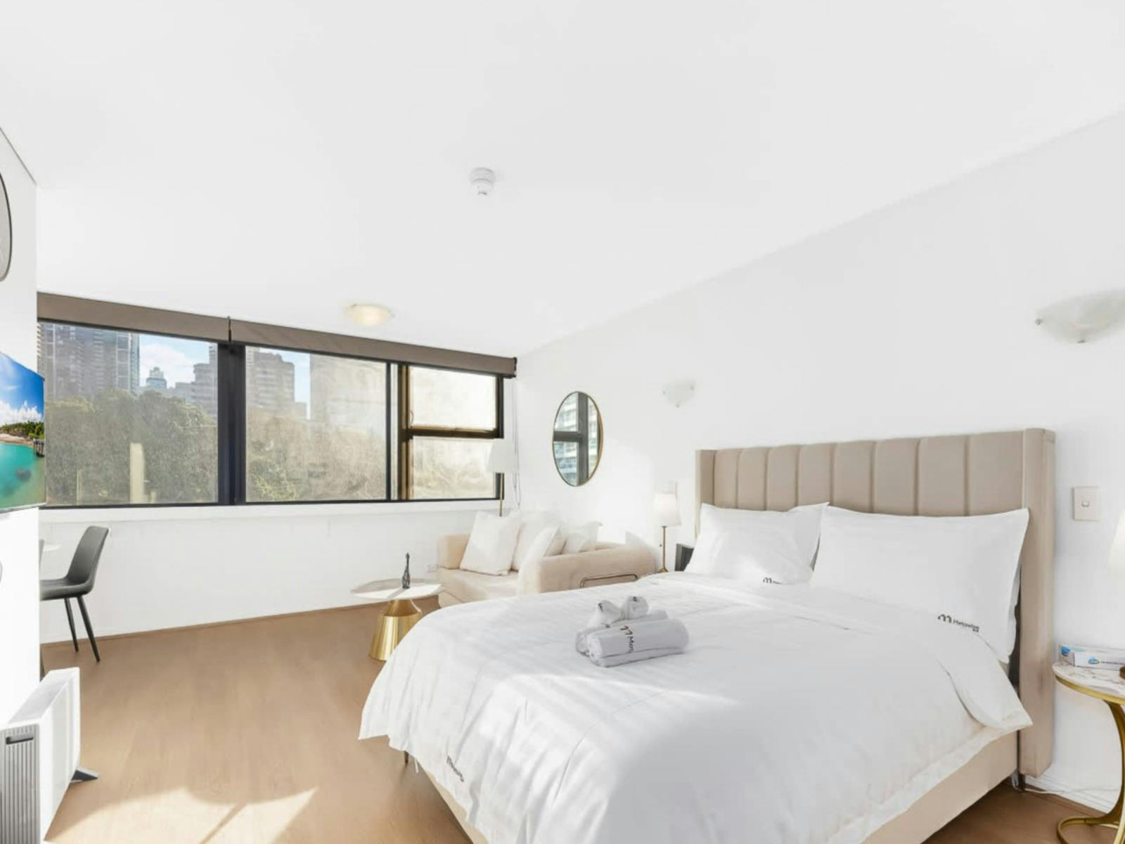 MetaWiseBnB Hyde Park Studio