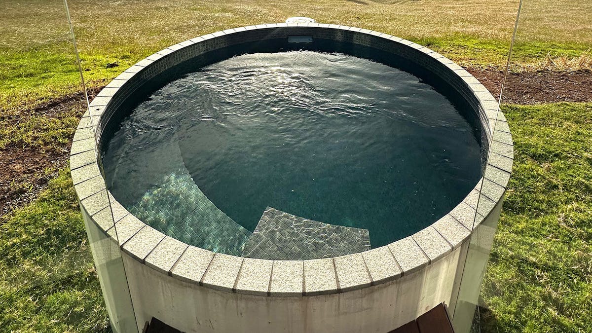 Outdoor Private Heated Plunge Pool at Pat's Farm Chalets