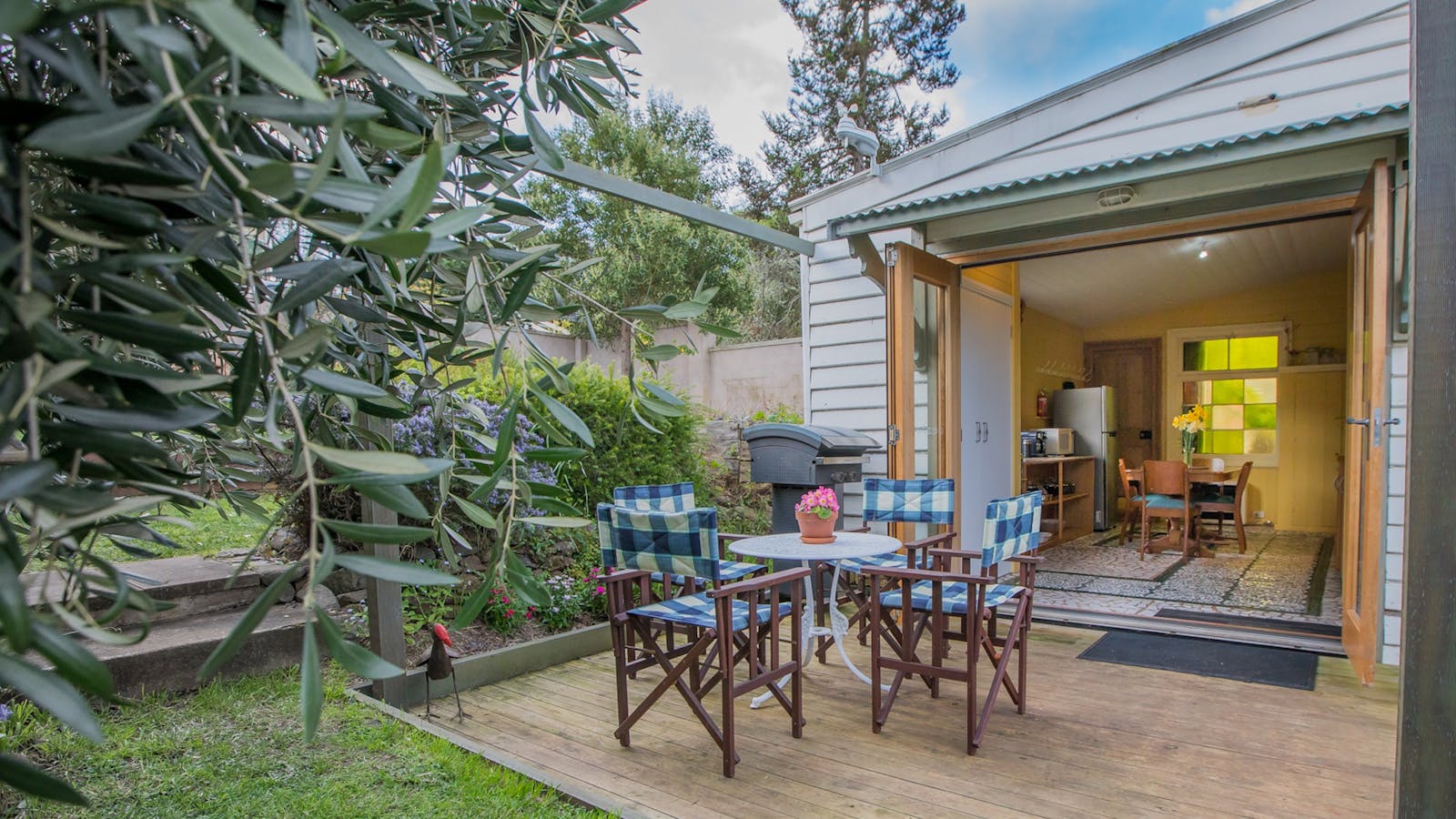 Entertainers rear deck