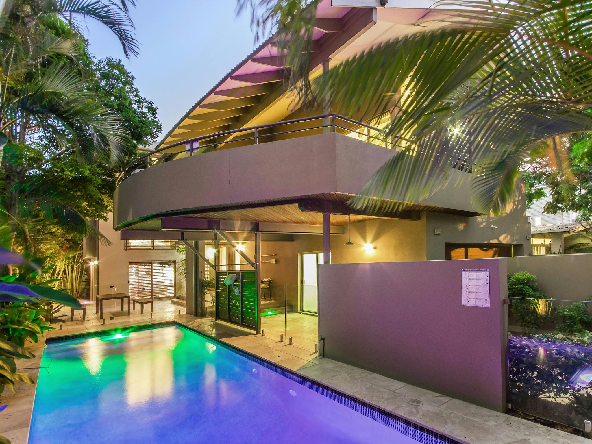 La Casa Sirena Mermaid Beach Vogue Holiday Homes