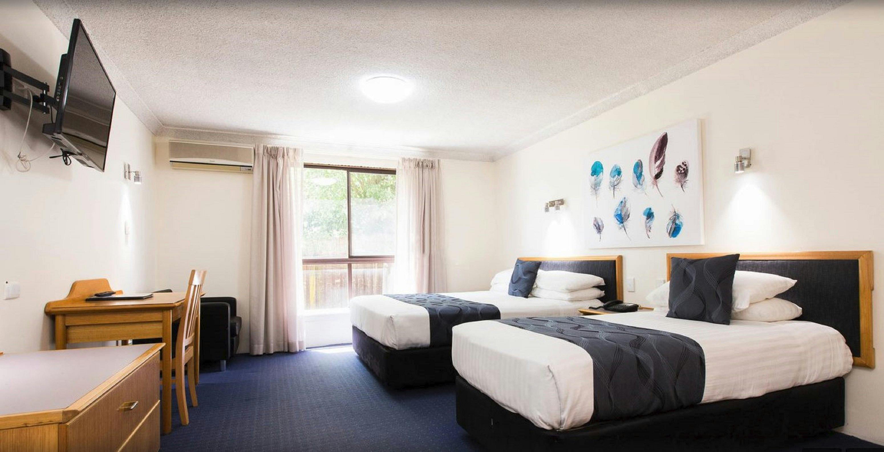 더 웨스트 엔드 모터 로지