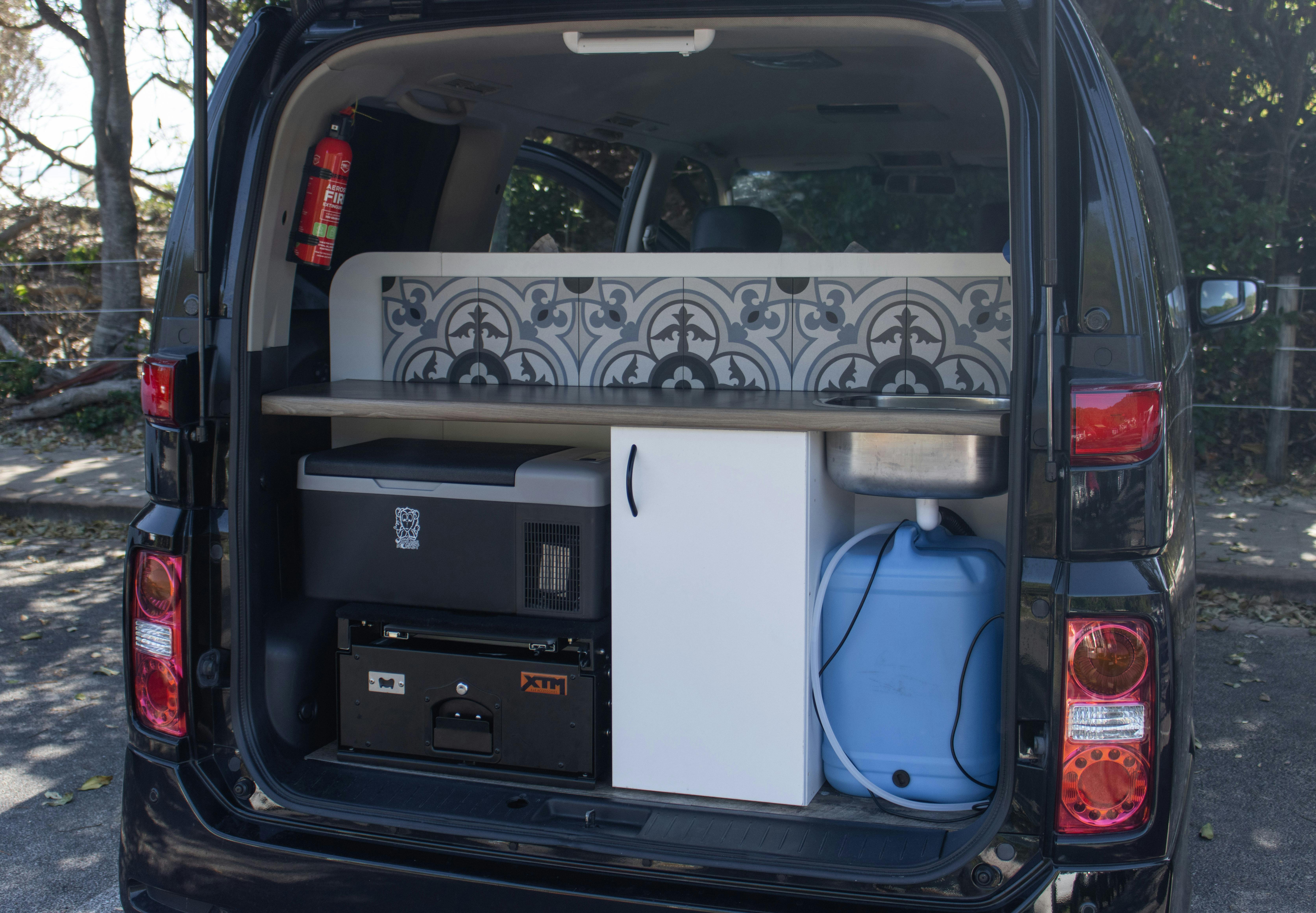 Johnny Feelgood Campervan Australia - Kitchen