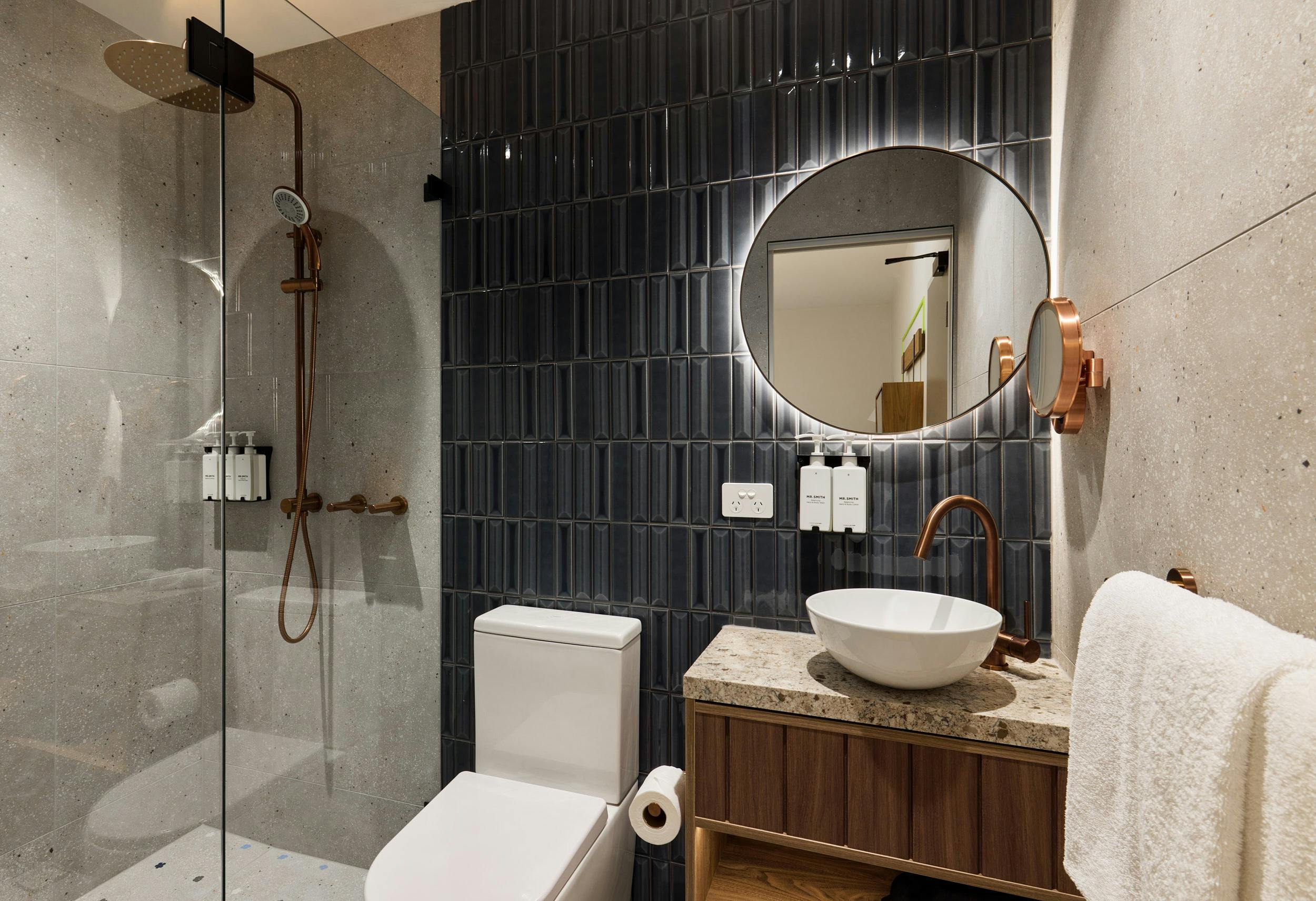 客室内のバスルーム