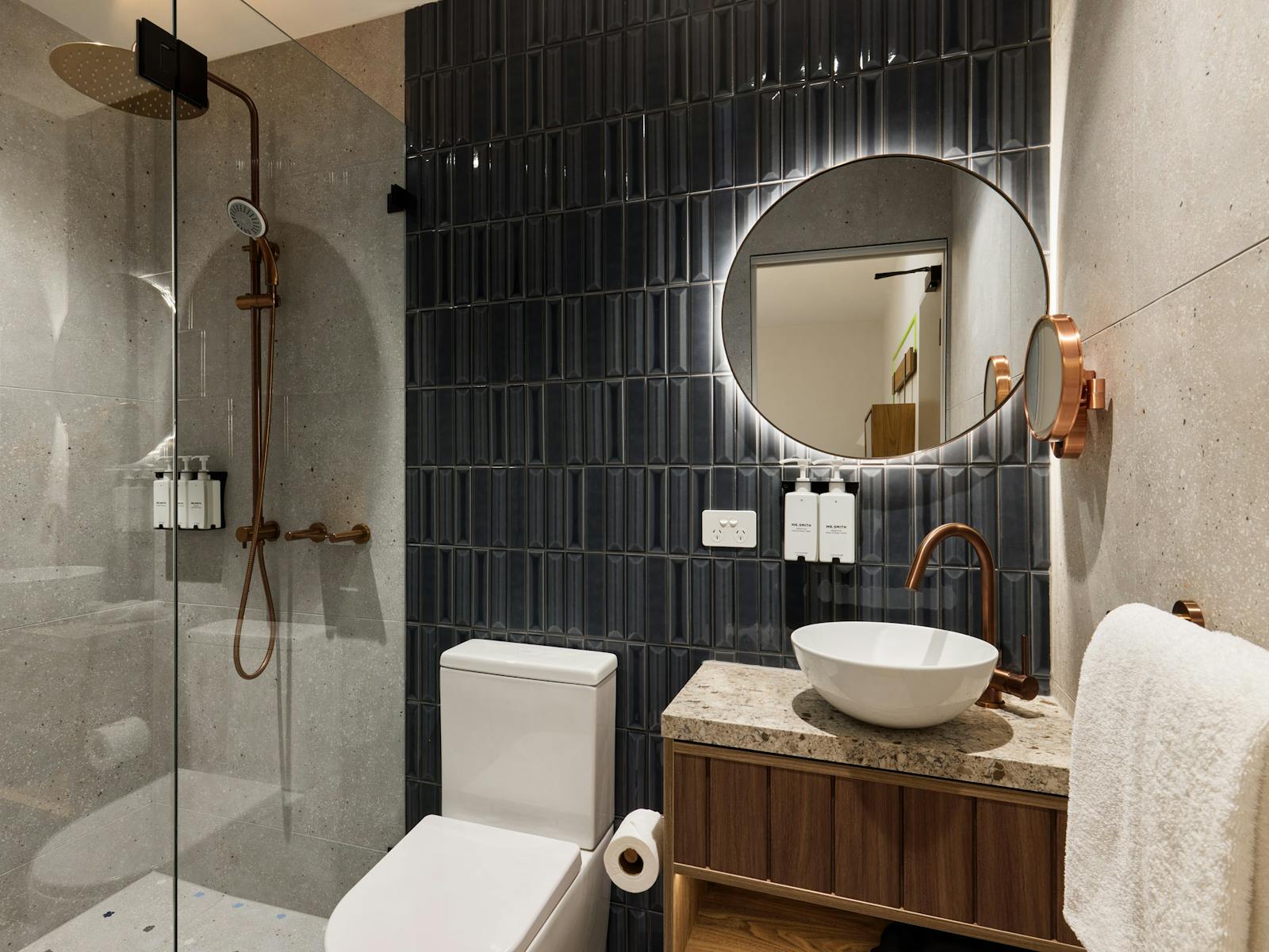 客室内のバスルーム