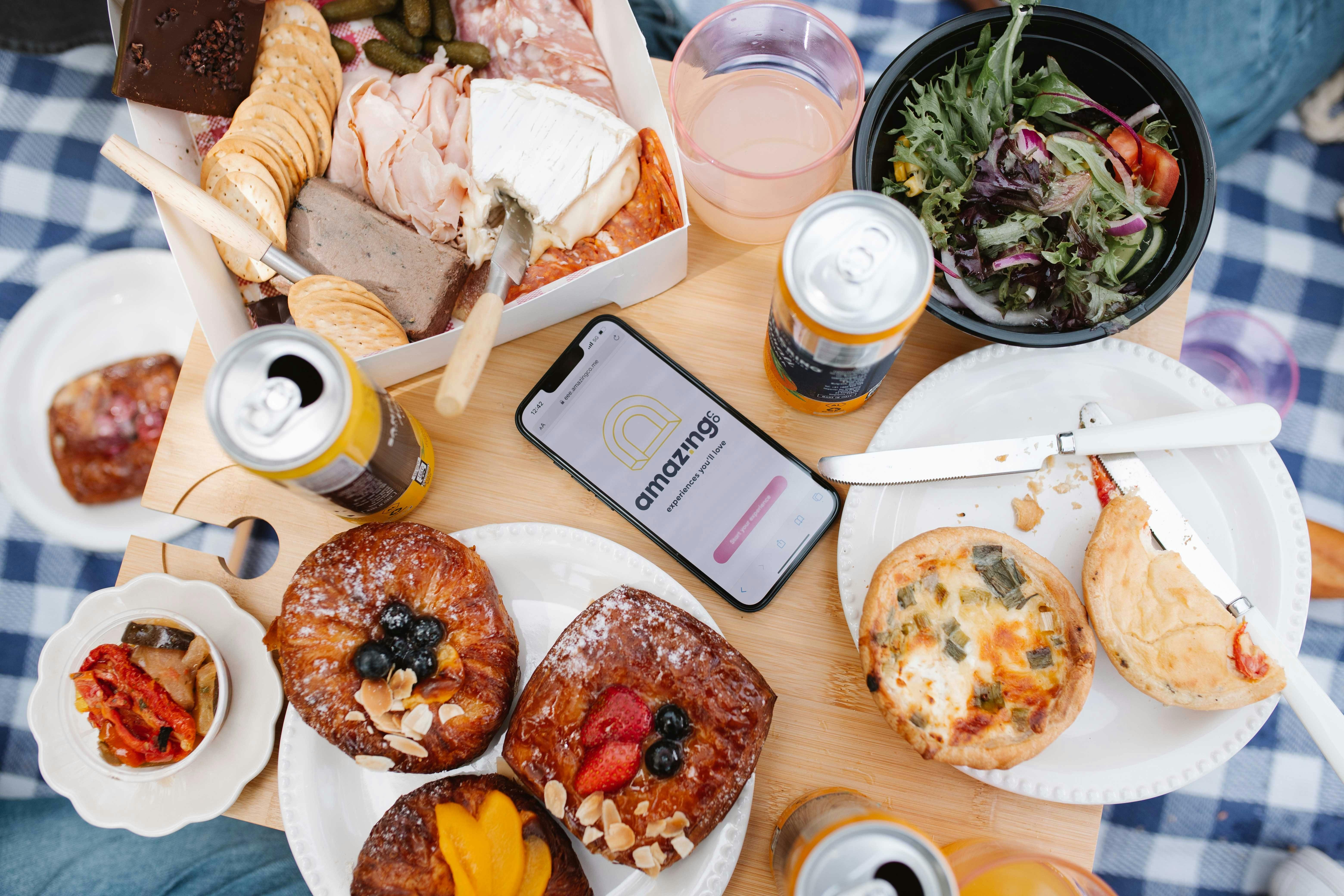 AmazingCo Mystery Picnic Food