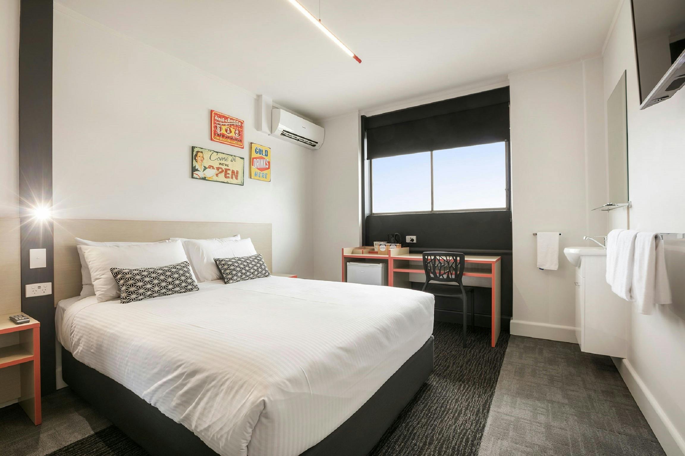 Economy Queen - Shared Facilities