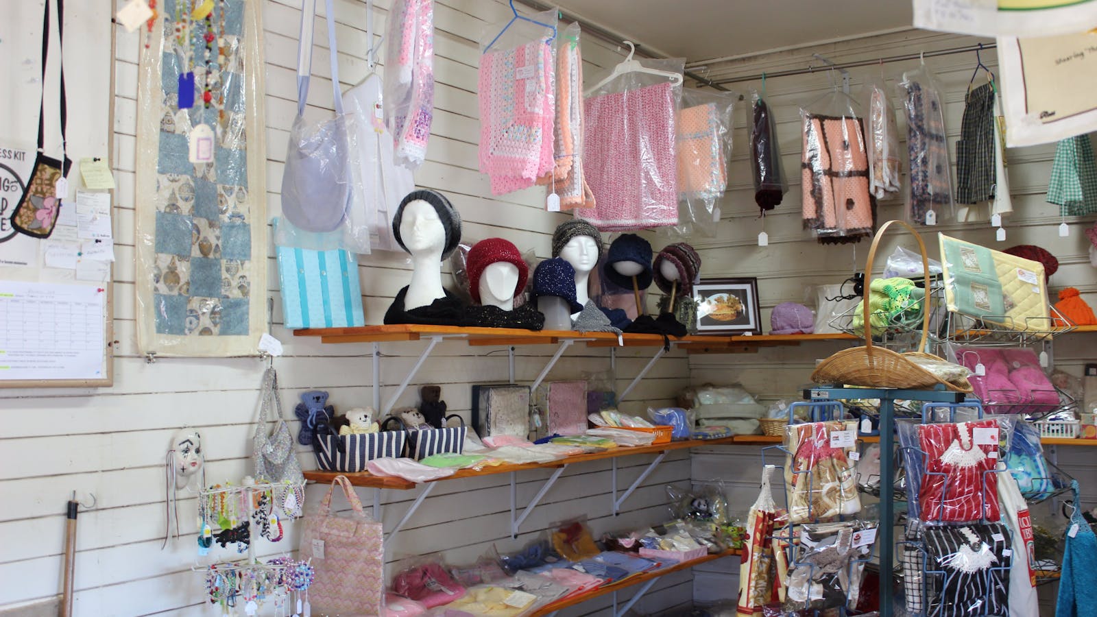 Doodle Cooma Craft Shop and Visitor Information Stand