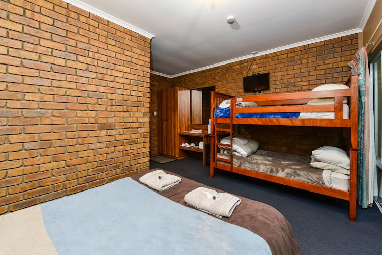 Family Room sleeps 4