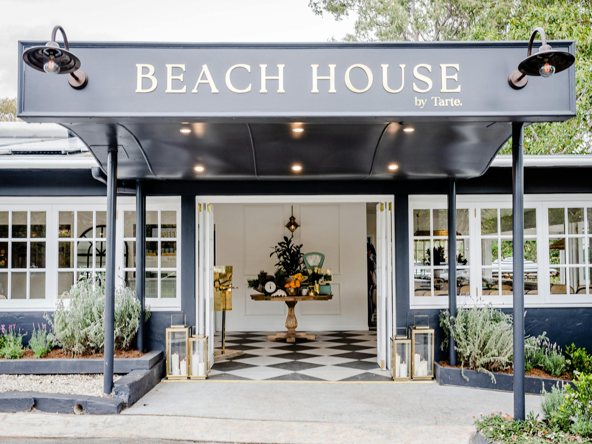 Entrance to Tarte Beach House Currumbin Entrance to Tarte Beach House Currumbin