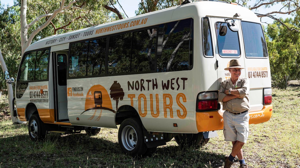 Tour Guide Tour Guide