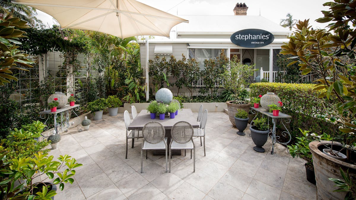 Stephanies Vintage Spa Courtyard