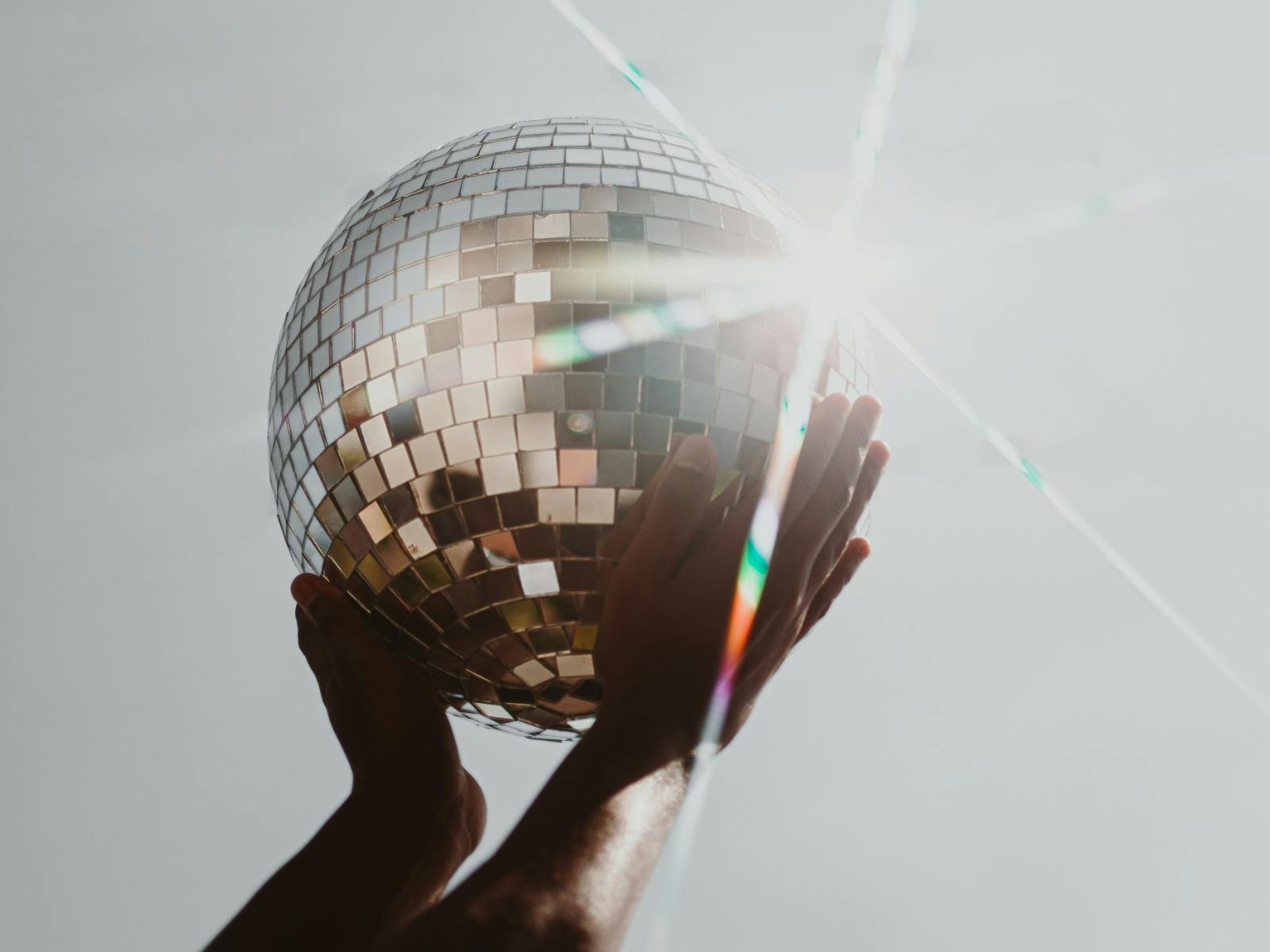 NYE25 ホワイトパーティー | イヴ・ソーシャル