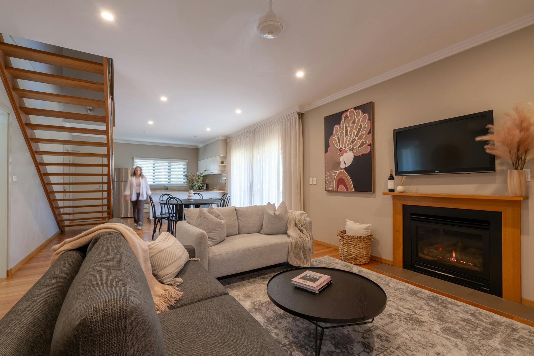 Premier Suite open plan living, dining, kitchen, hunter valley accommodation, self contained