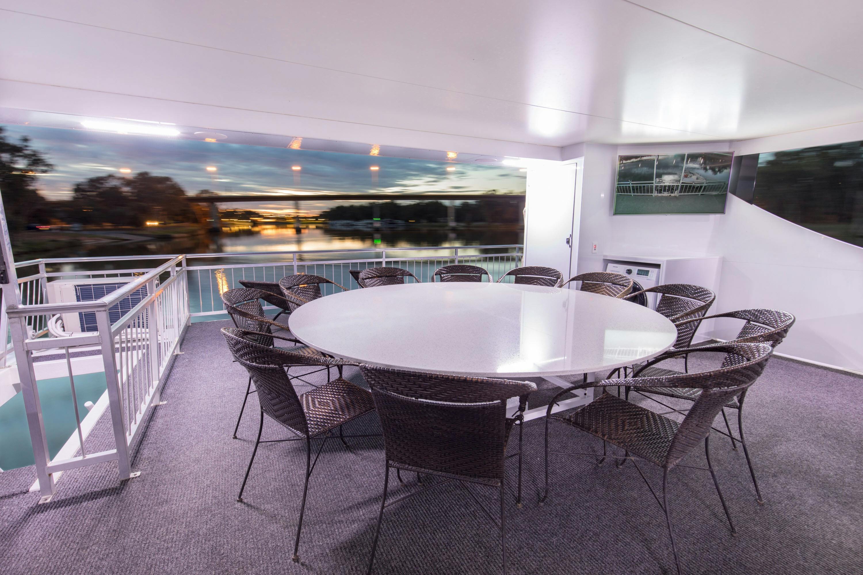 All Seasons Houseboats - Sapphire Indulgence