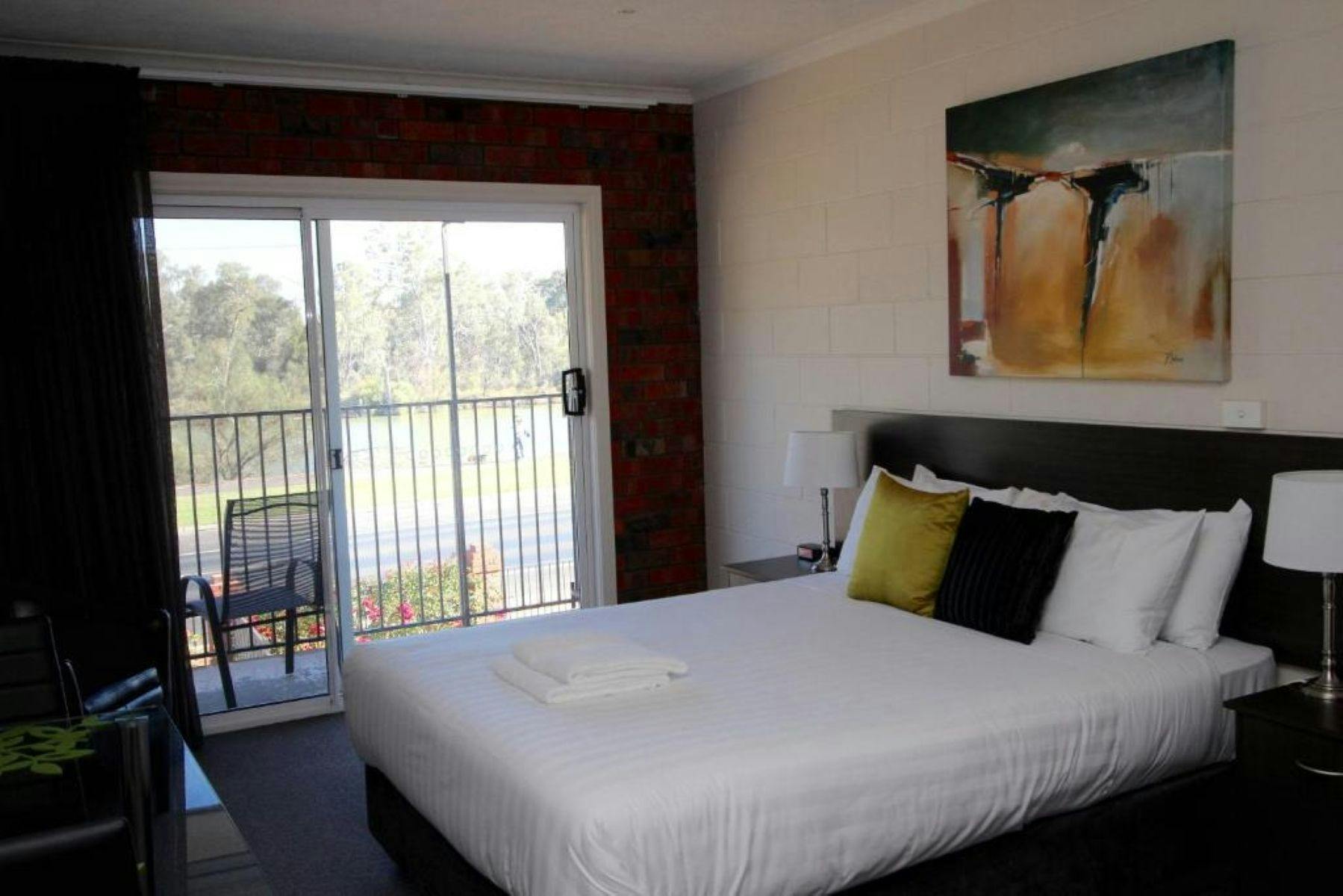 Image of room and view Mildura Riverview Motel