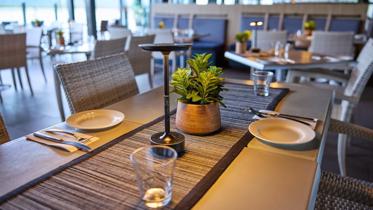 Undercover Dinning