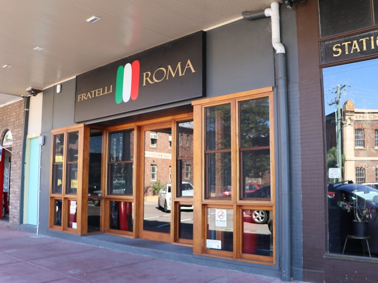 Photo of the exterior facade of Fratelli Roma