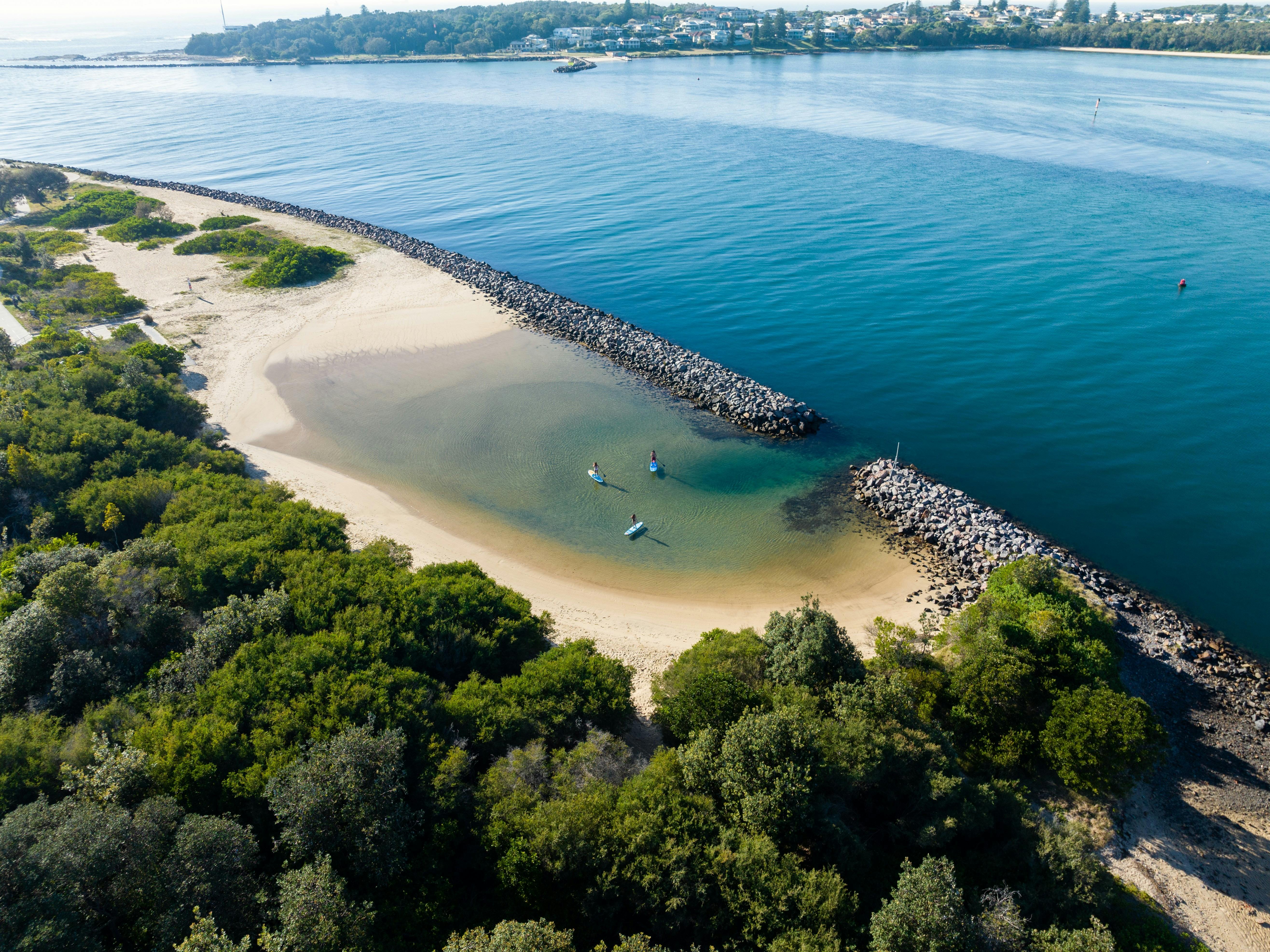 鳥瞰鏡頭下的奶奶泳池
