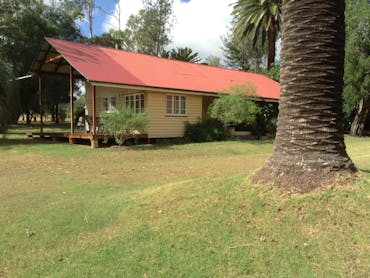 cottage facing Homestead front garden cottage facing Homestead front garden