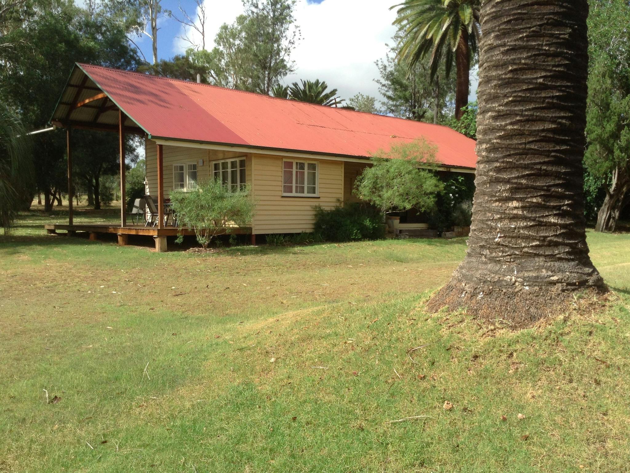 cottage facing Homestead front garden cottage facing Homestead front garden