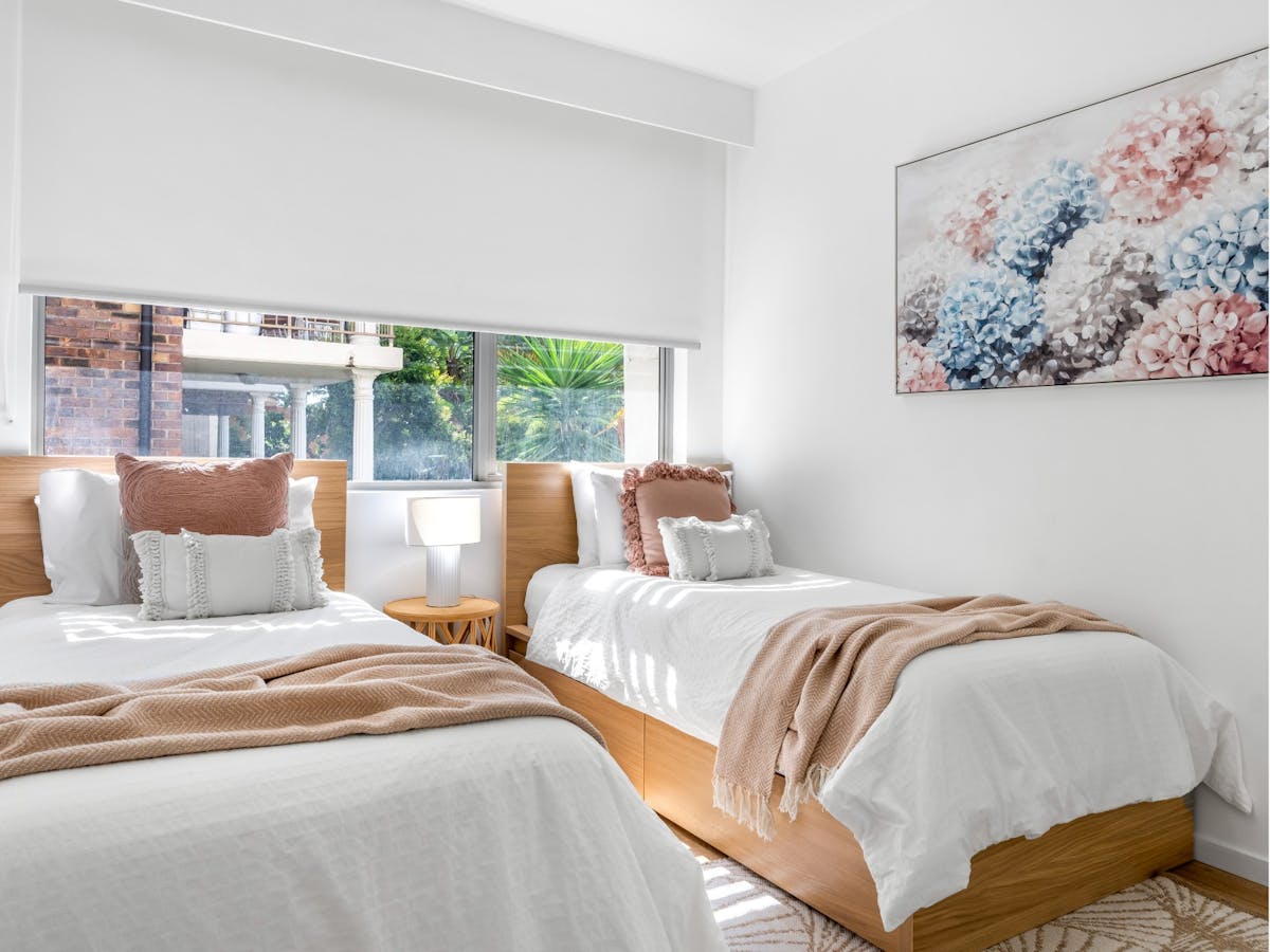 Twin Room Twin Room