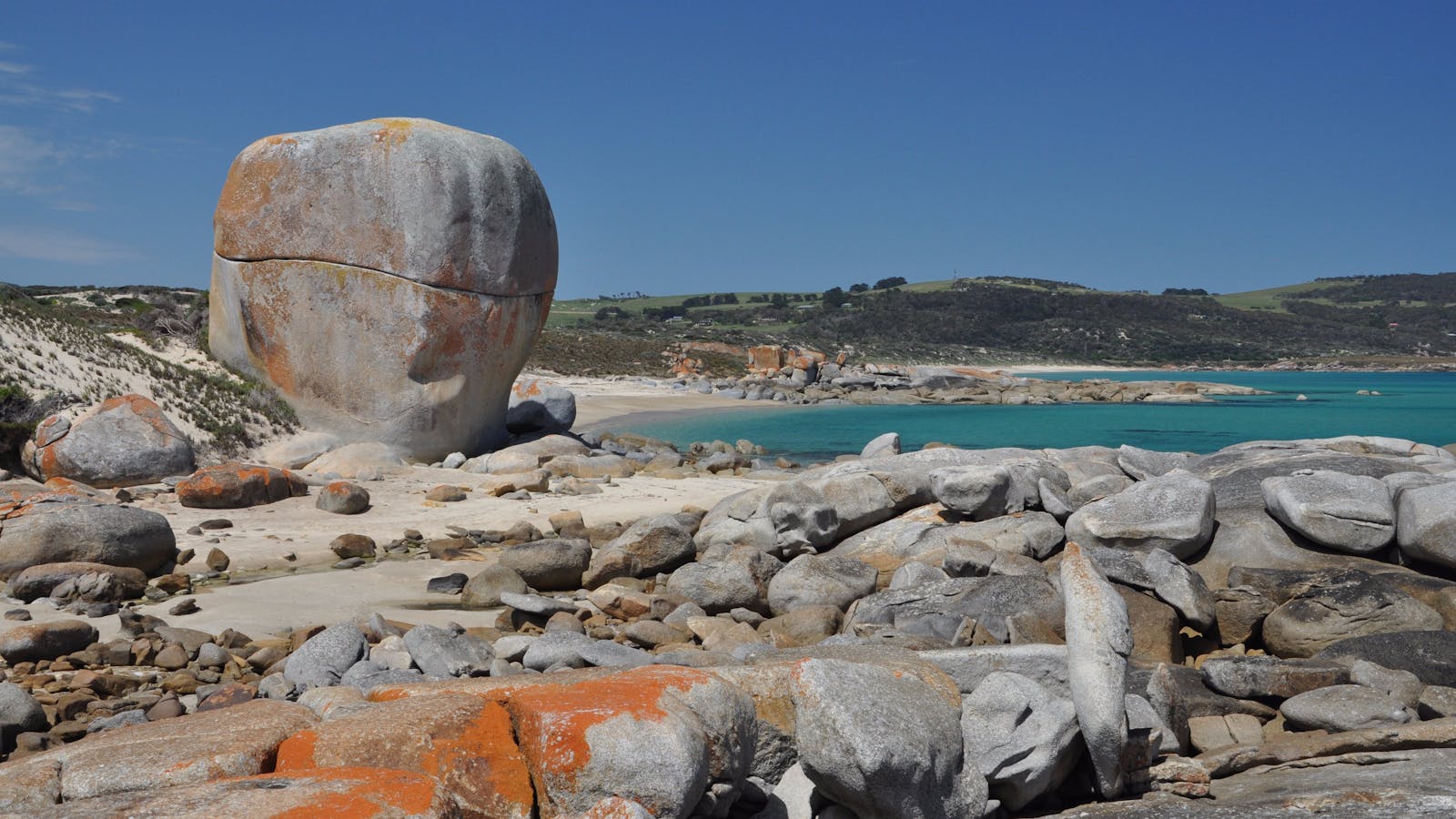 Drive Discovery Central Flinders Island