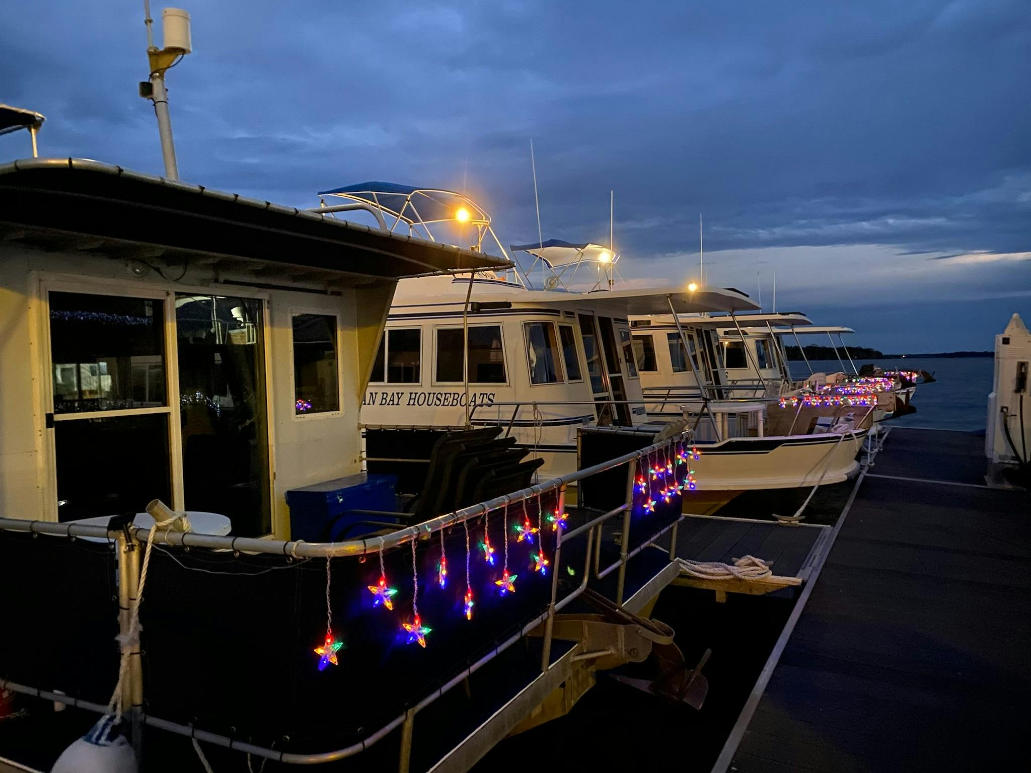 Tin Can Bay Houseboats