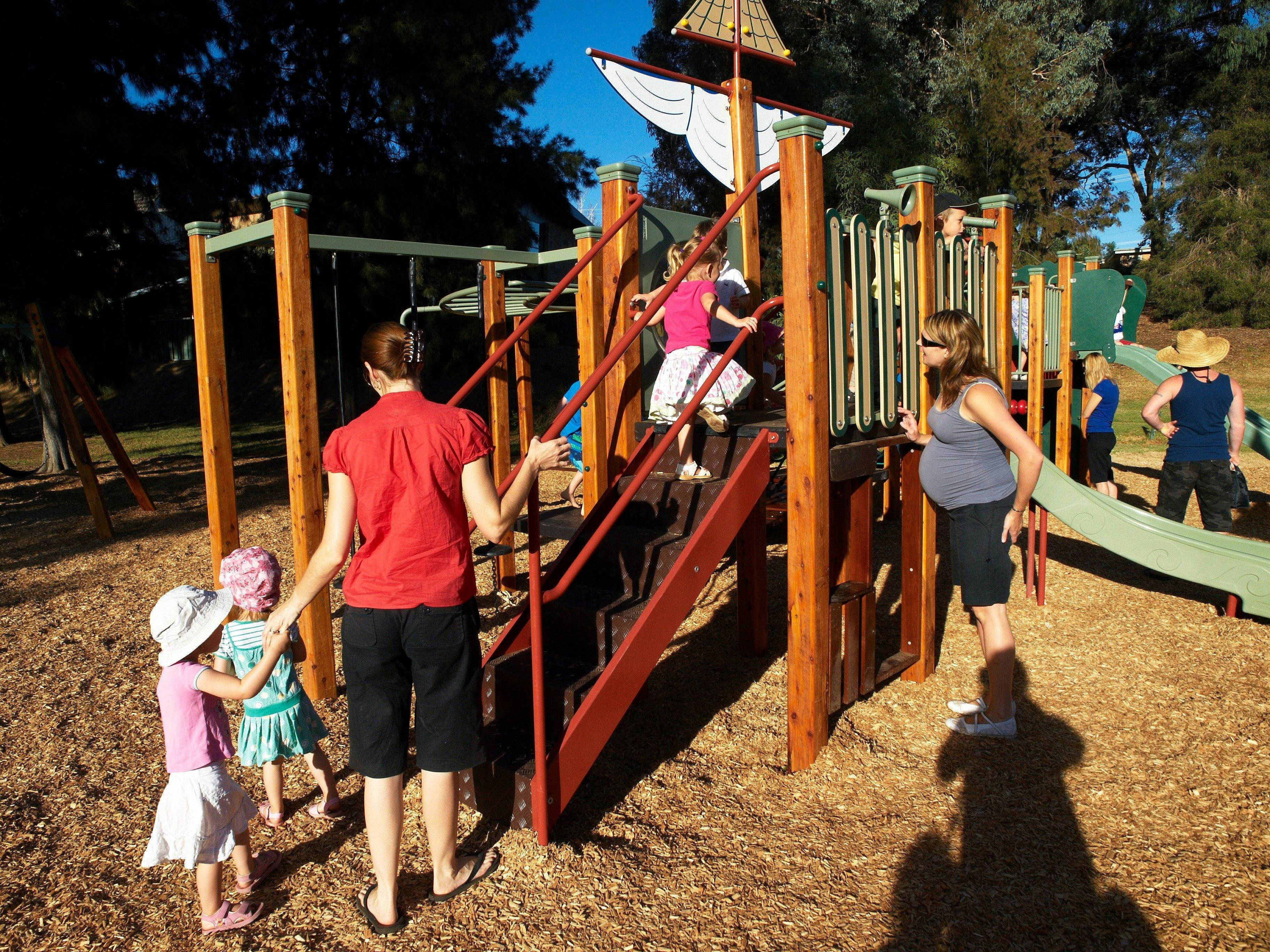 Les Stone Park NSW Holidays & Things to Do