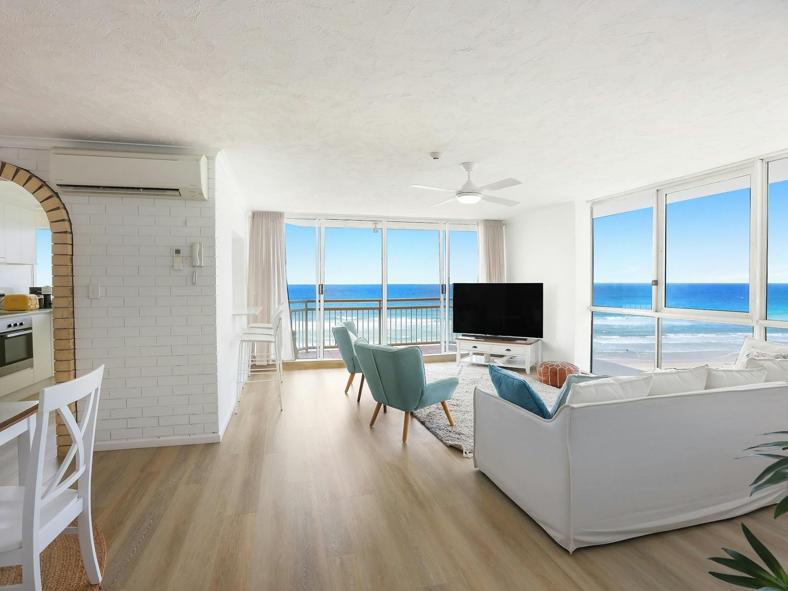 Lounge room with Ocean views - Seacrest Apartments Surfers Paradise - Gold Coast Holidays Lounge room with Ocean views - Seacrest Apartments Surfers Paradise - Gold Coast Holidays
