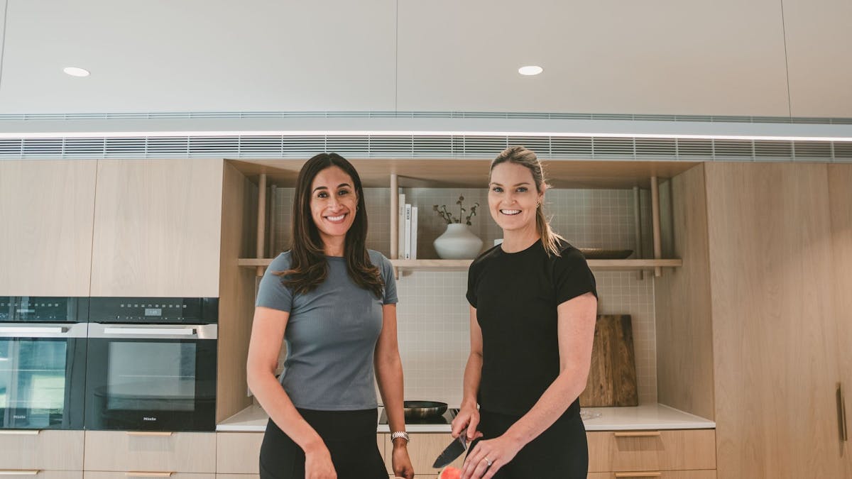 Gretel Bueta and Maria Folau