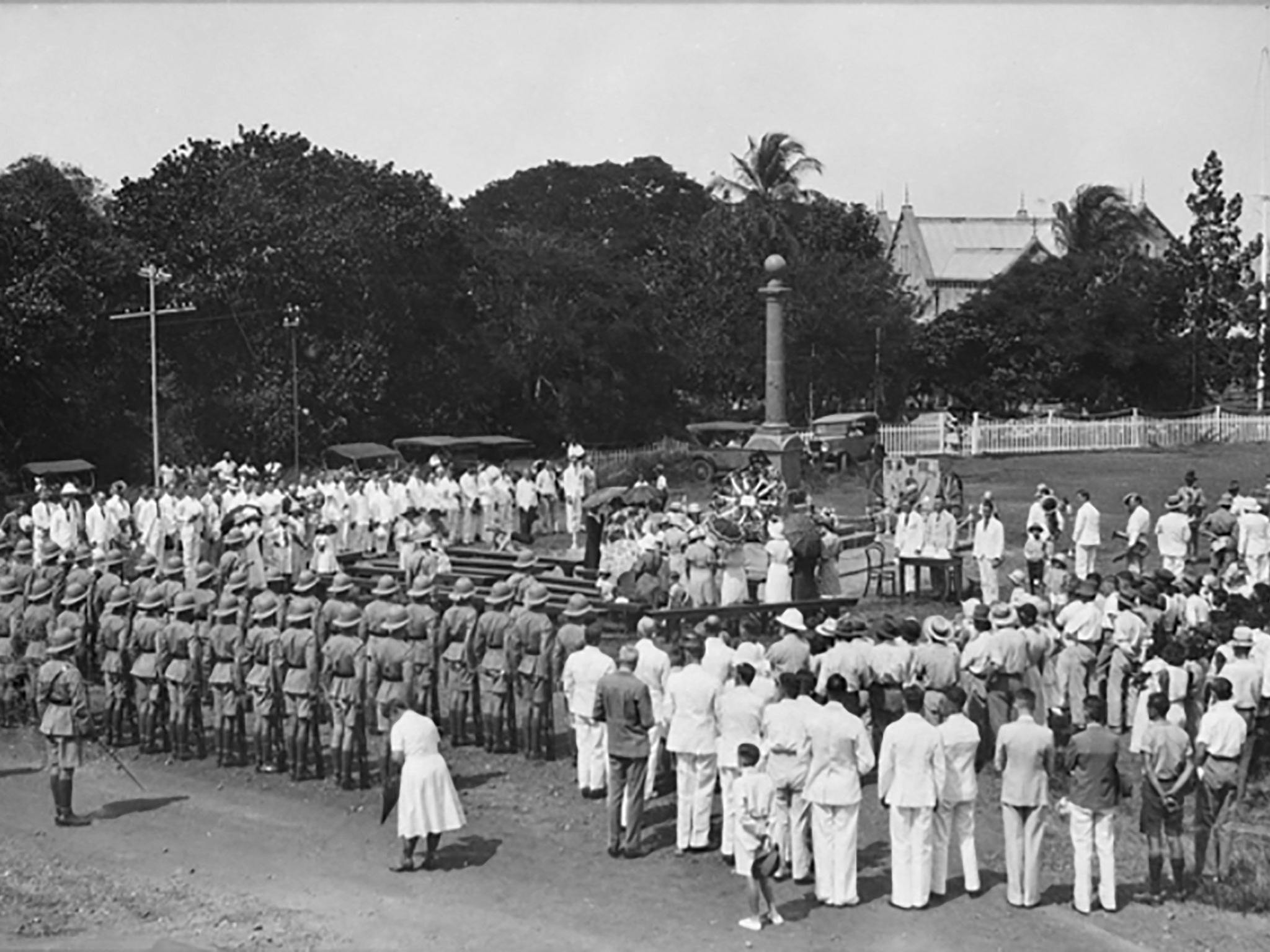 1913 - A service at the Darwin Cenotaph, Liberty Square