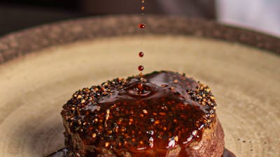 OTIS Black Pepper Steak
