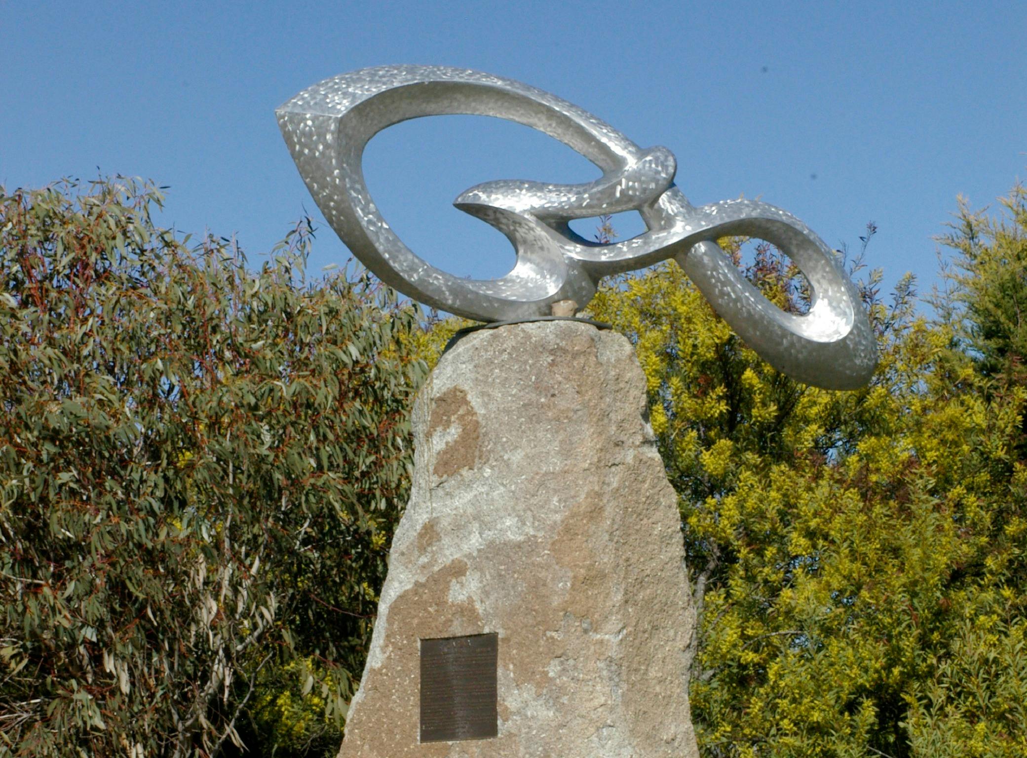 The Glen and Southern Cross Constellation Sculptures