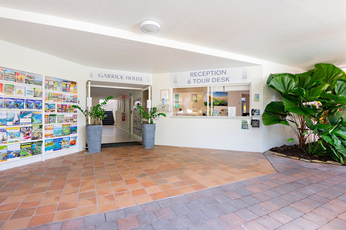 Garrick House tour desk free wi-fi holiday apartment self contained free parking location