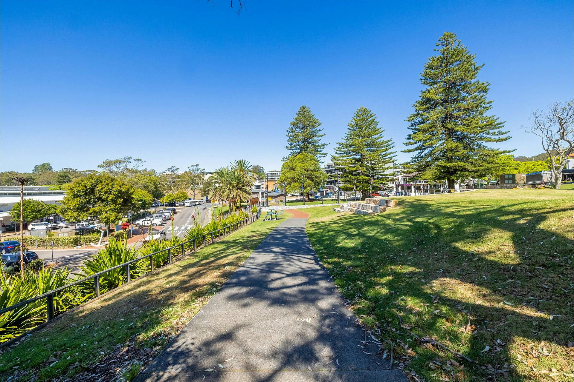 Apex Park provides the main pedestrian link between the Nelson Bay CBD and the marina and foreshore