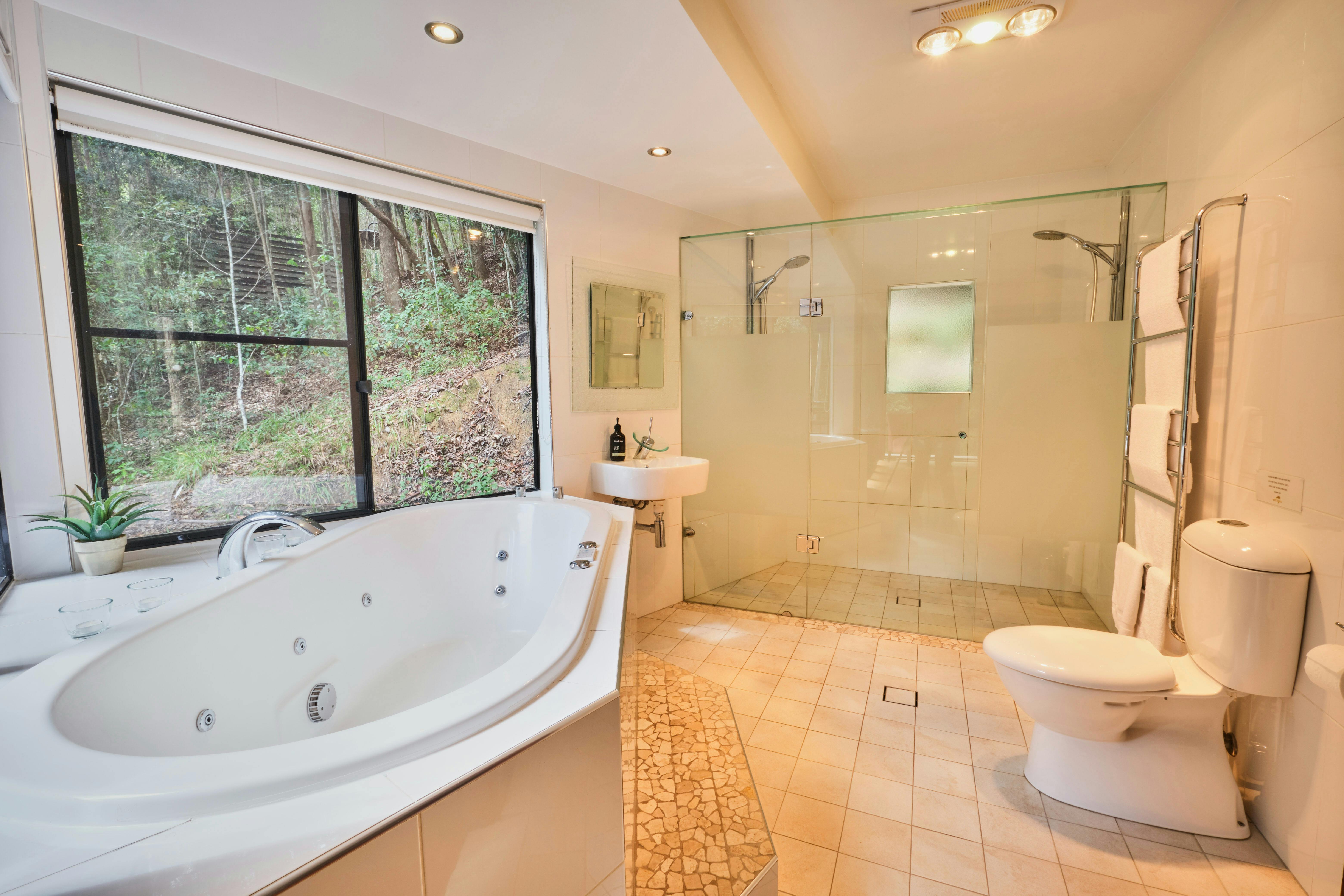 Hideaway Chalet Bathroom