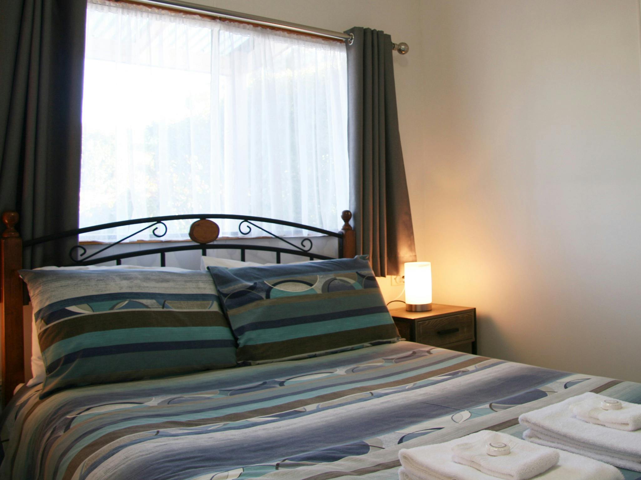 1 Bedroom Garden Cottage Bedroom