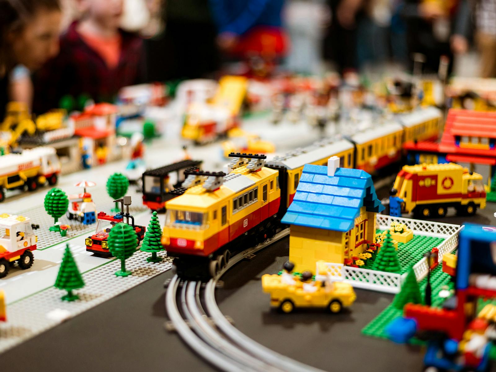 Vintage LEGO displays at Bendigo Bricks