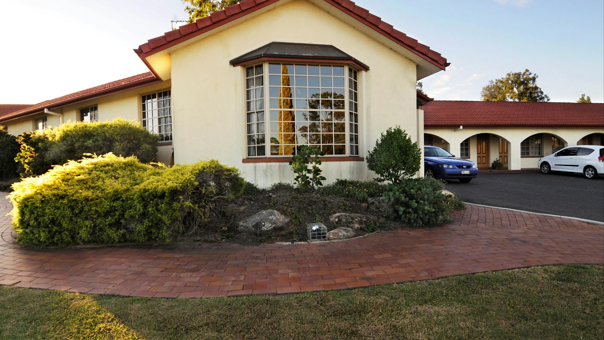 McNevins Warwick Motel and Gunyah Restaurant McNevins Warwick Motel and Gunyah Restaurant