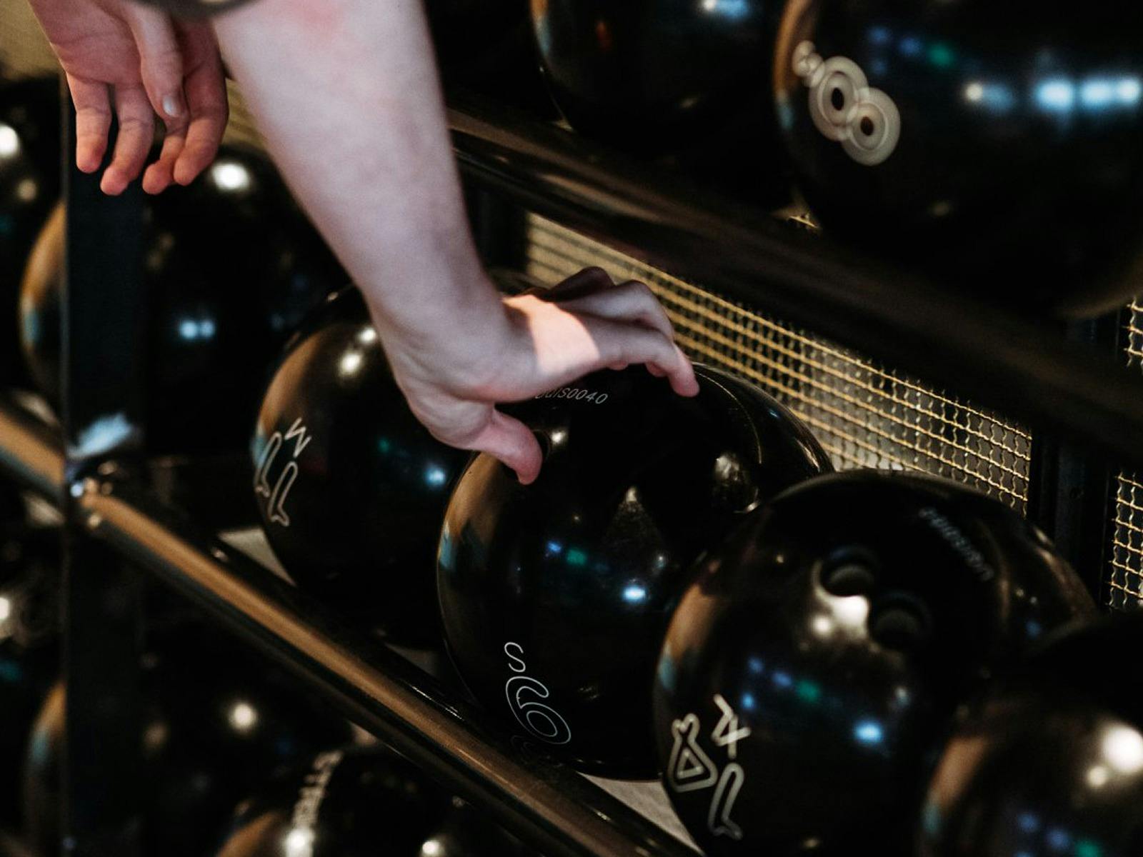 ボウリングボール