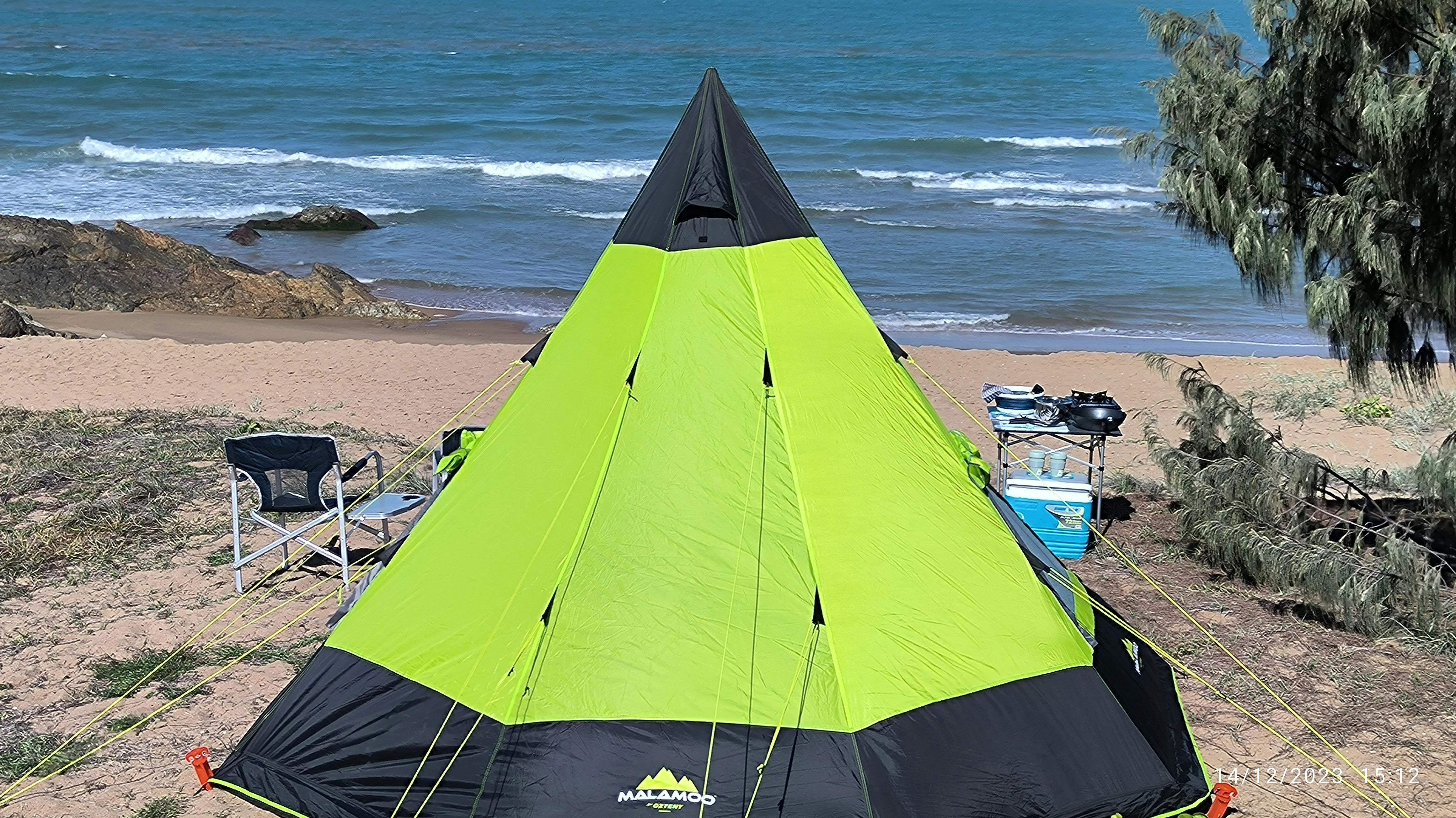 Tipi tent with a view over the ocean