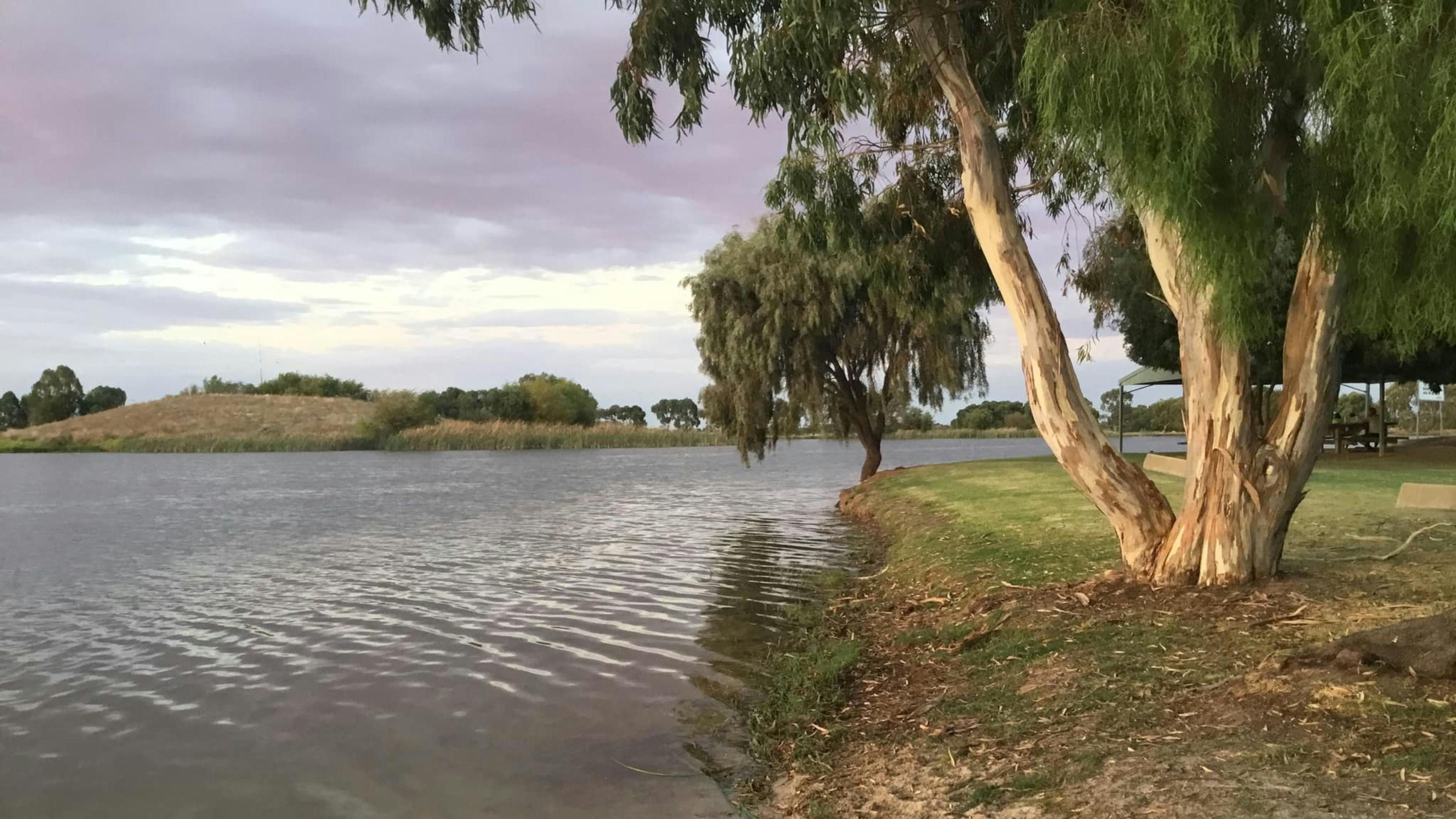 Moulamein Lakeside Caravan Park