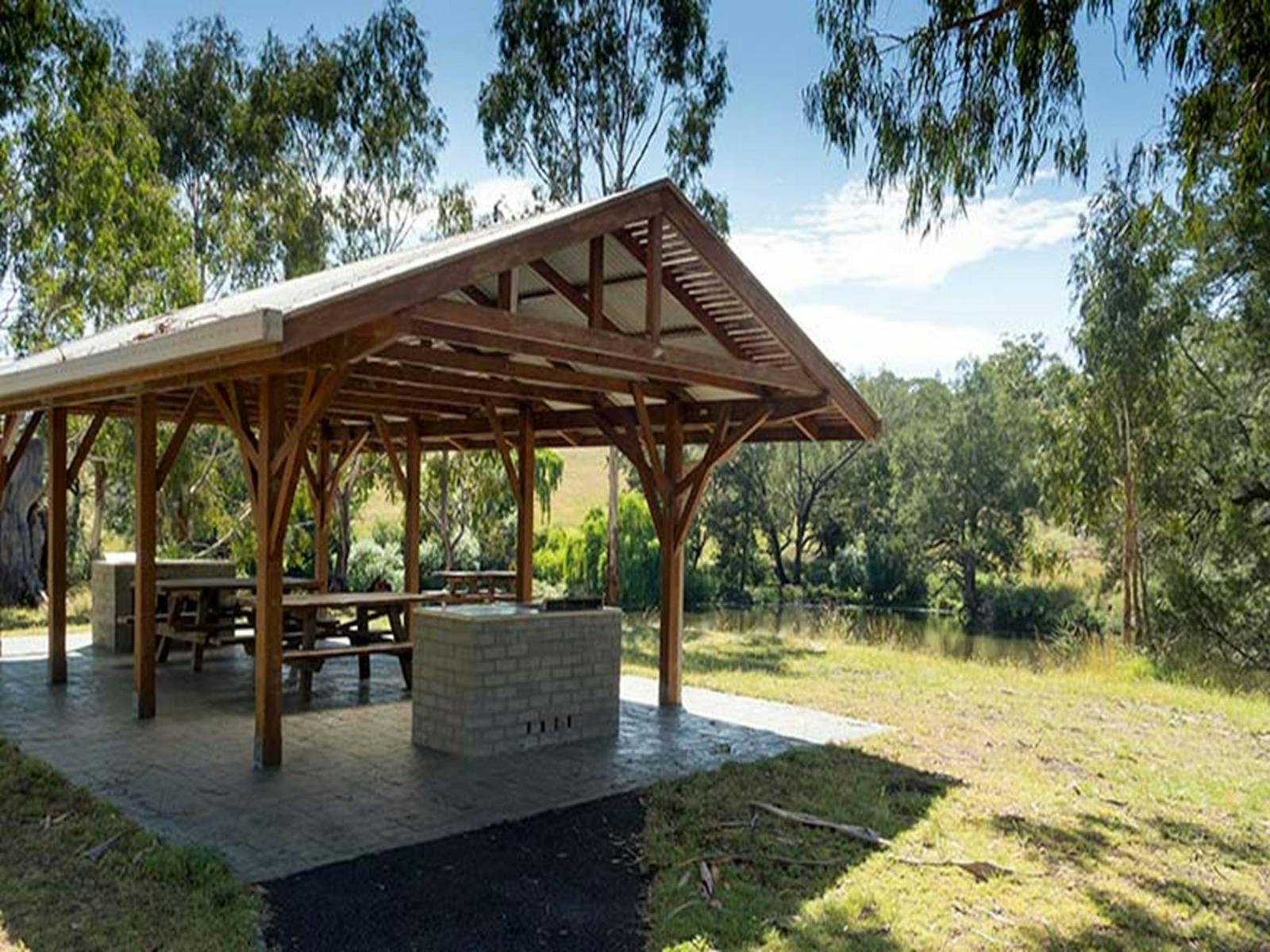 Sheltered barbecue area at Blue Hole picnic area. Photo: Leah Pippos © DPIE