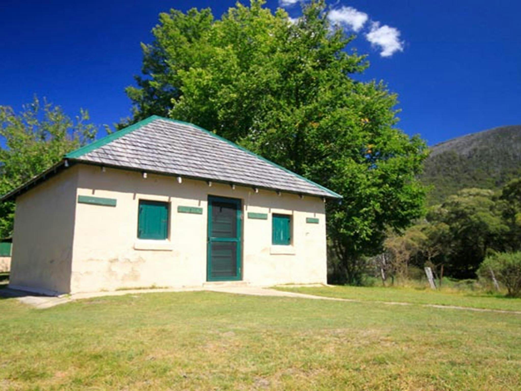 Bullocks Hut, Kosciuszko National Park. Photo: Elinor Sheargold/OEH