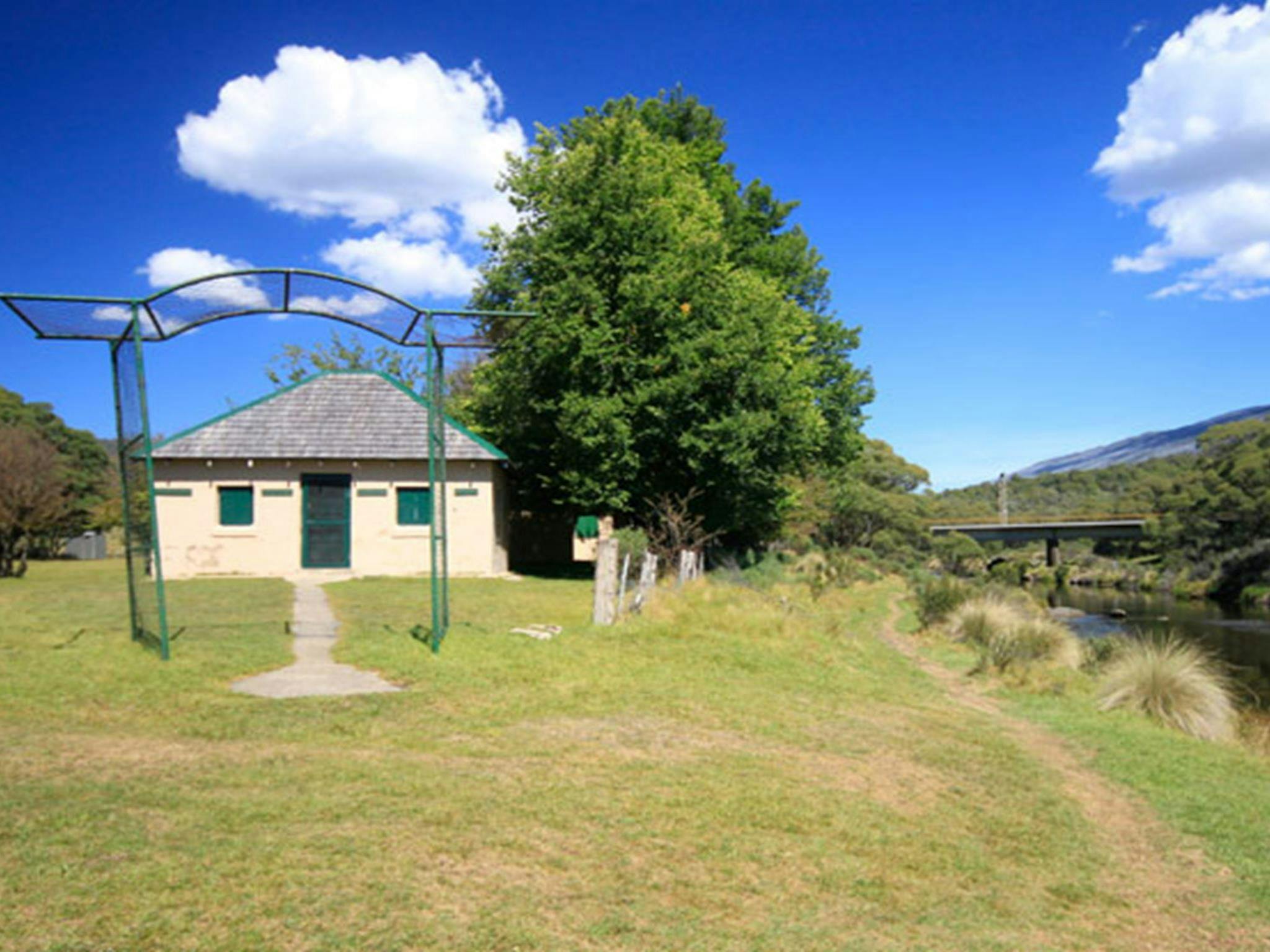 Bullocks Hut, Kosciuszko National Park. Photo: Elinor Sheargold/OEH